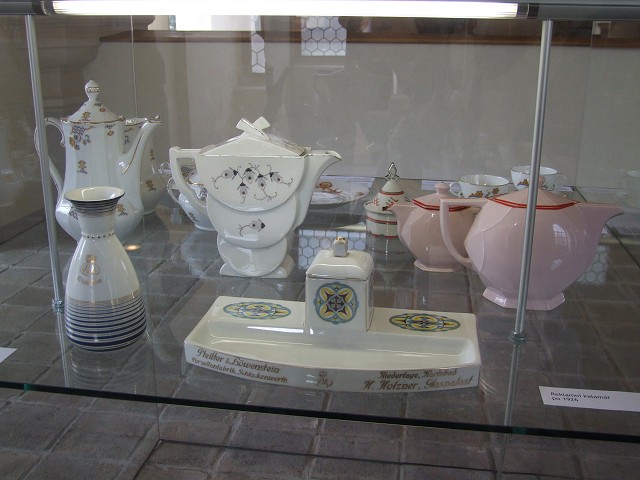  Ostrovská porcelánka (Porzellanfabrik in Ostrov)