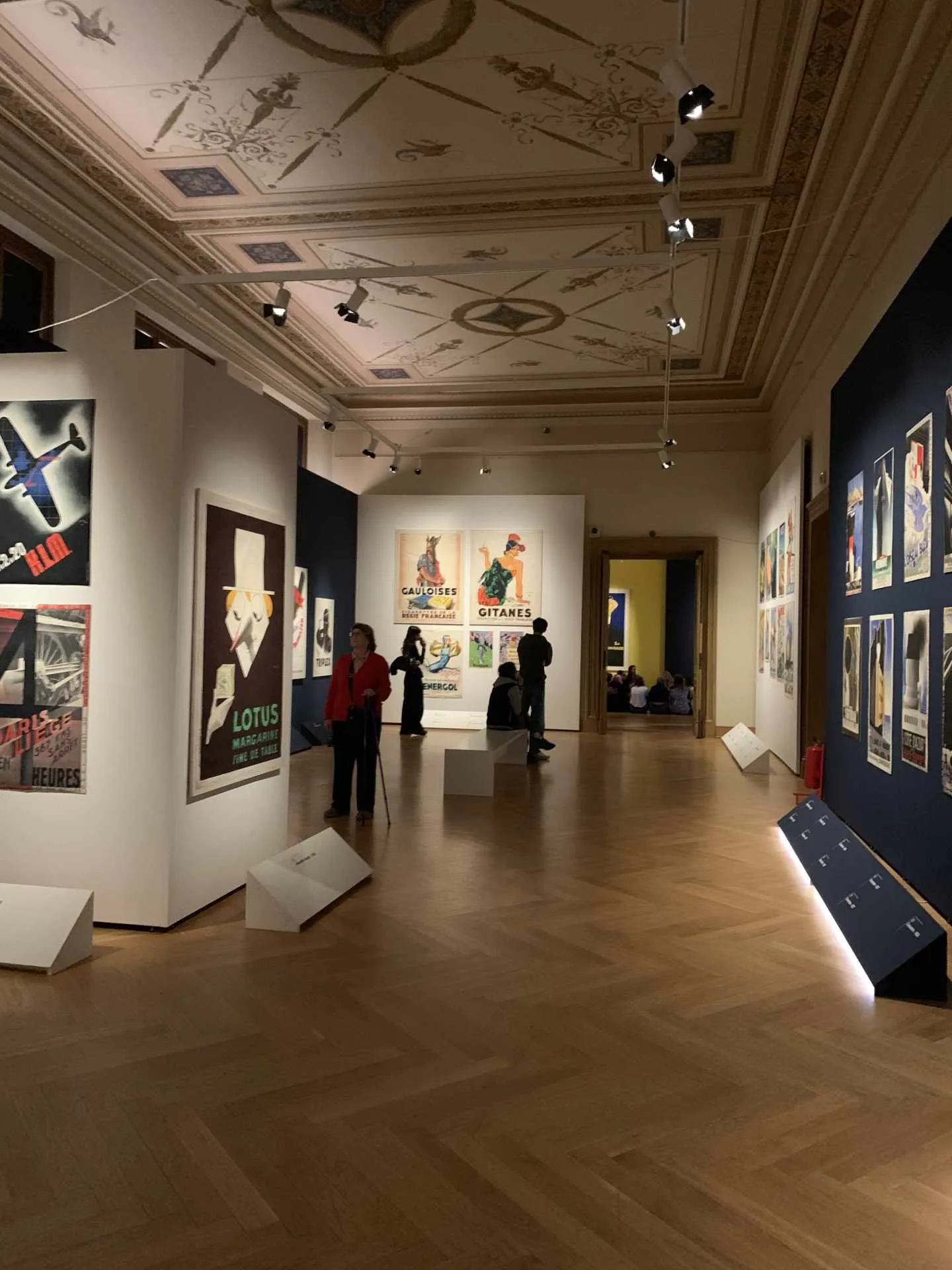 Francouzský meziválečný reklamní plakát